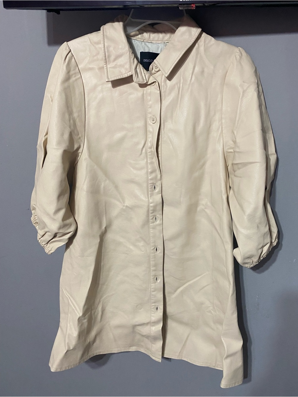 Dolce Cabo Cream Button-Front Casual Shirt